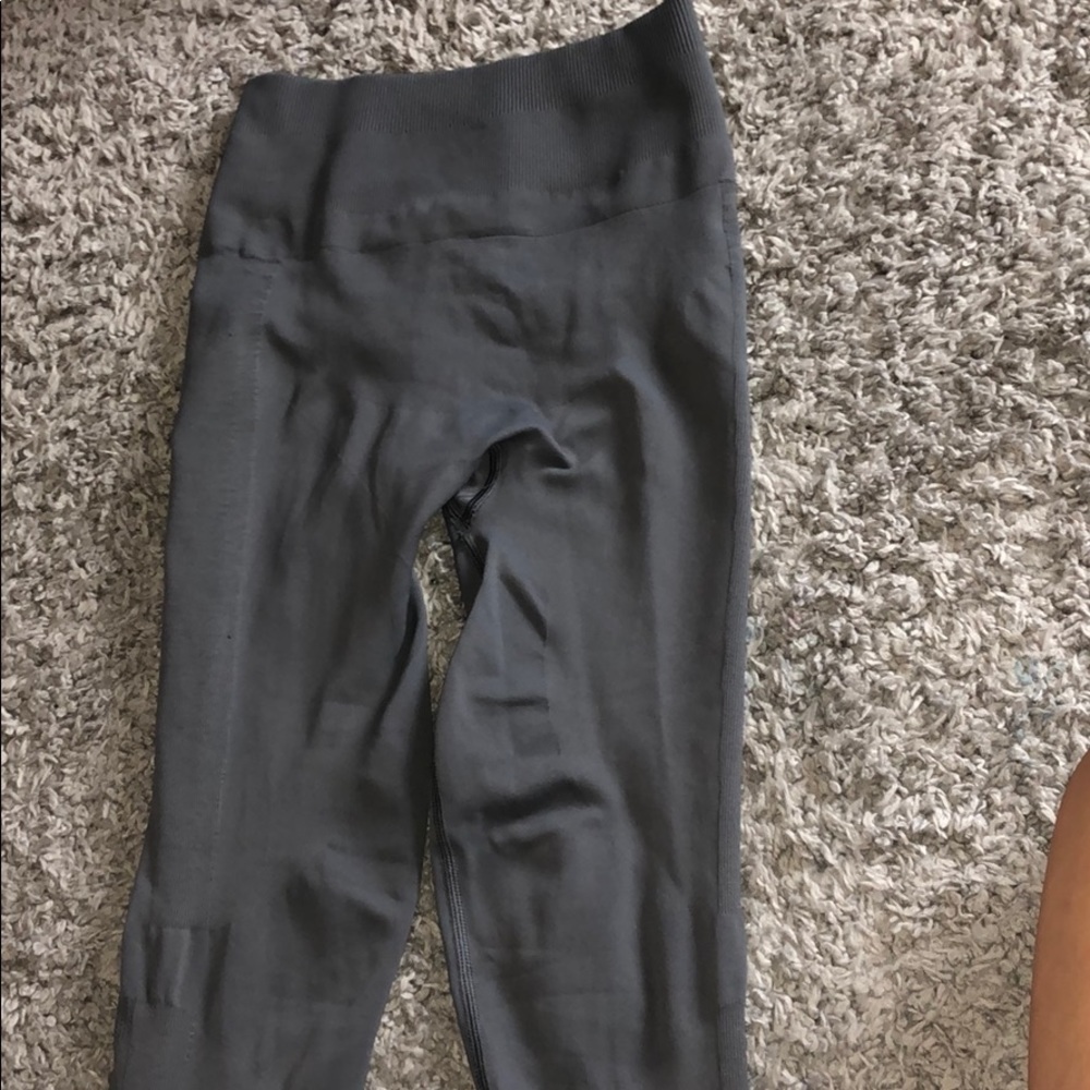 size 4 grey lululemon leggings!!